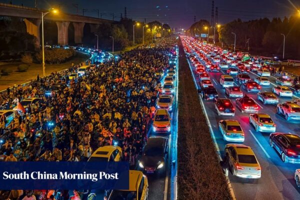 Chinese city forced to back pedal over night-time cycling after streets become gridlocked