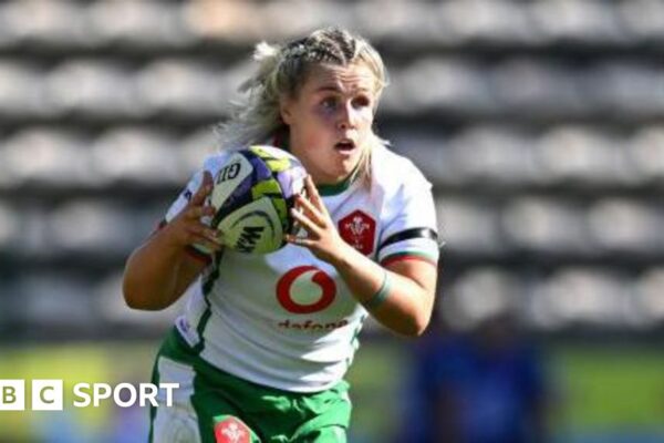 Harlequin's Alex Callender in action for Wales
