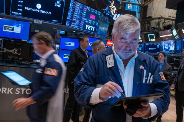 Stock Market Today: S&P 500 Snaps Winning Streak on Tech Selloff