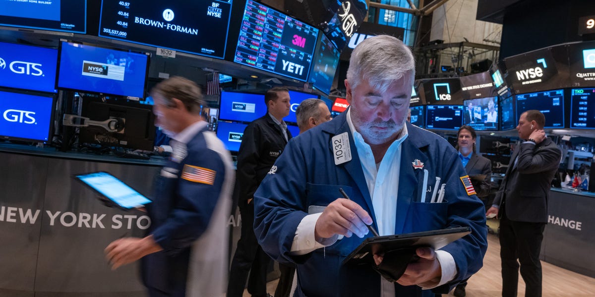 Stock Market Today: S&P 500 Snaps Winning Streak on Tech Selloff