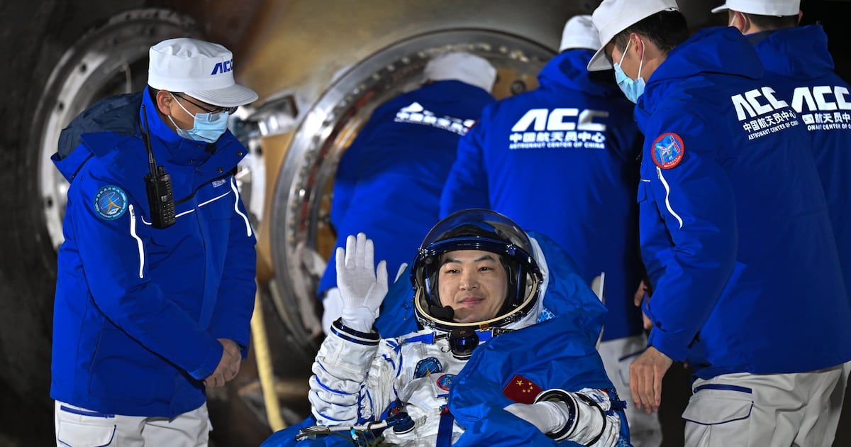 Chinese astronauts return safely after six-month mission in space – Deseret News