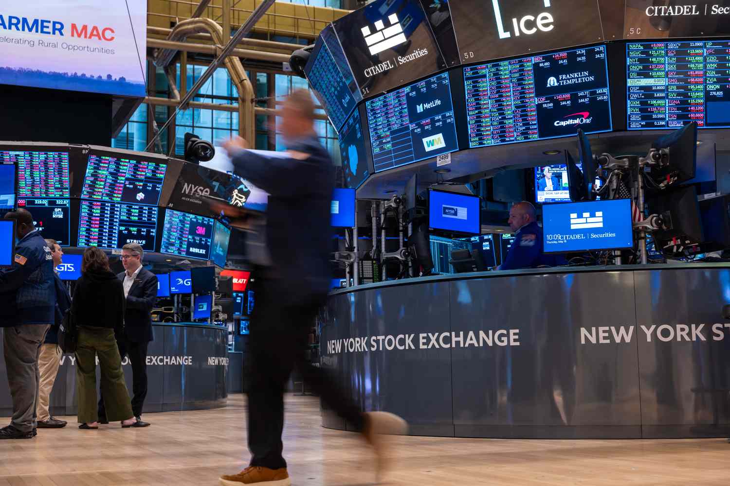 Stock Futures Higher as Investors Digest Big-Tech Earnings and Jobs Report