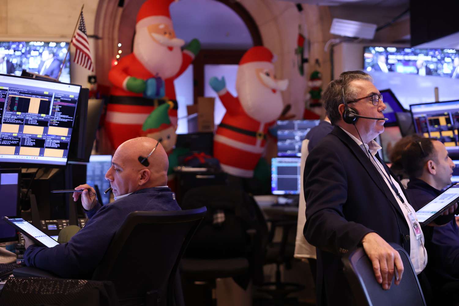 S&P 500, Dow Hit Record Highs, Post Biggest Monthly Gains of 2024