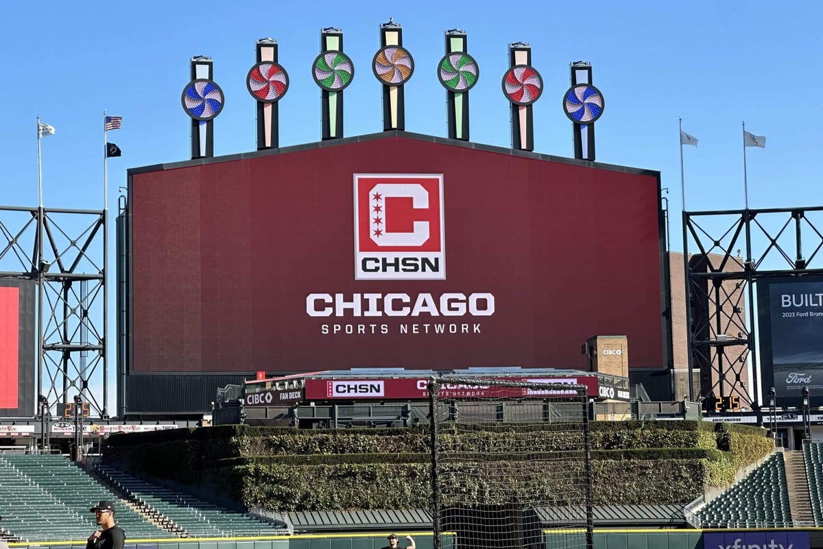 Blackhawks, Bulls offering season-ticket holders subscription to CHSN app