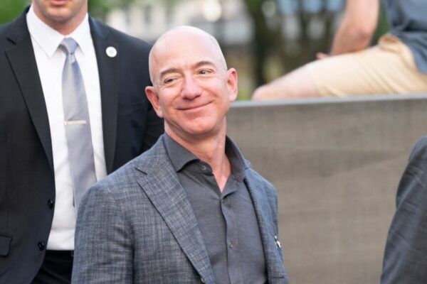 Bezos Wraps Up Sale Of $3.4B Worth Of Amazon Shares - Amazon.com (NASDAQ:AMZN)