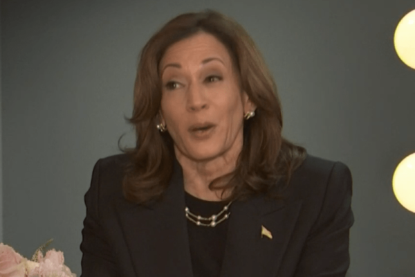 Mocks Donald Trump, Inspires With Maya Rudolph