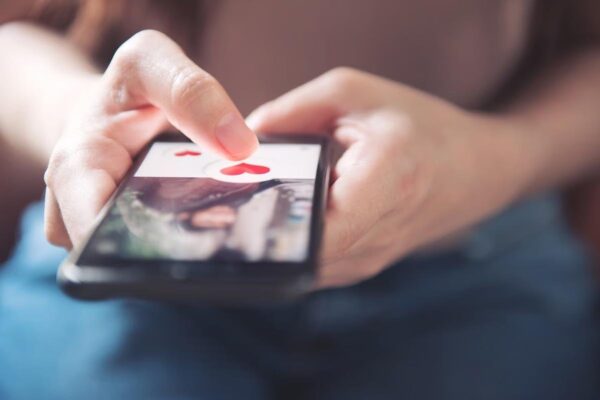 Study: Risky sex more common among students who use dating apps