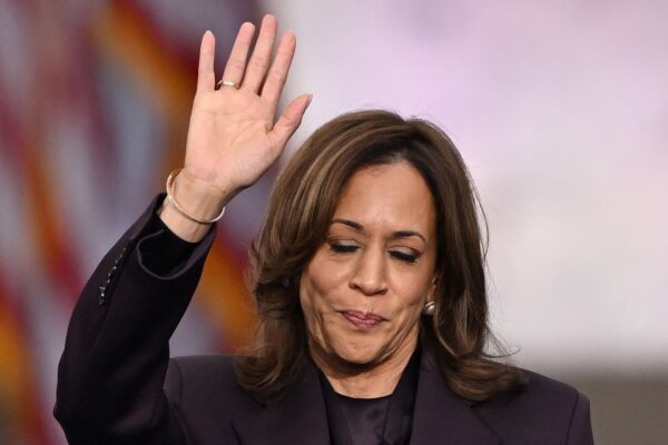 Kamala vows to ‘never give up the fight’ in fiery statement after electoral loss: ‘Not a time to throw up our hands’