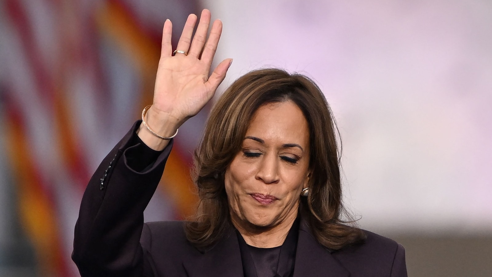 Kamala vows to ‘never give up the fight’ in fiery statement after electoral loss: ‘Not a time to throw up our hands’