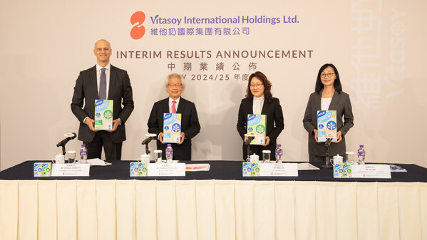 Caption (1): Vitasoy management presents its VITASOY CALCI-PLUS High Fibre Soymilk and VITASOY CALCI-PLUS Milky Soymilk at the press conference. (From left) Mr. Roberto Guidetti, Group Chief Executive Officer; Mr. Winston Lo, Executive Chairman; Ms. May Lo, Deputy Chairman; and Ms. Ian Ng, Group Chief Financial Officer.