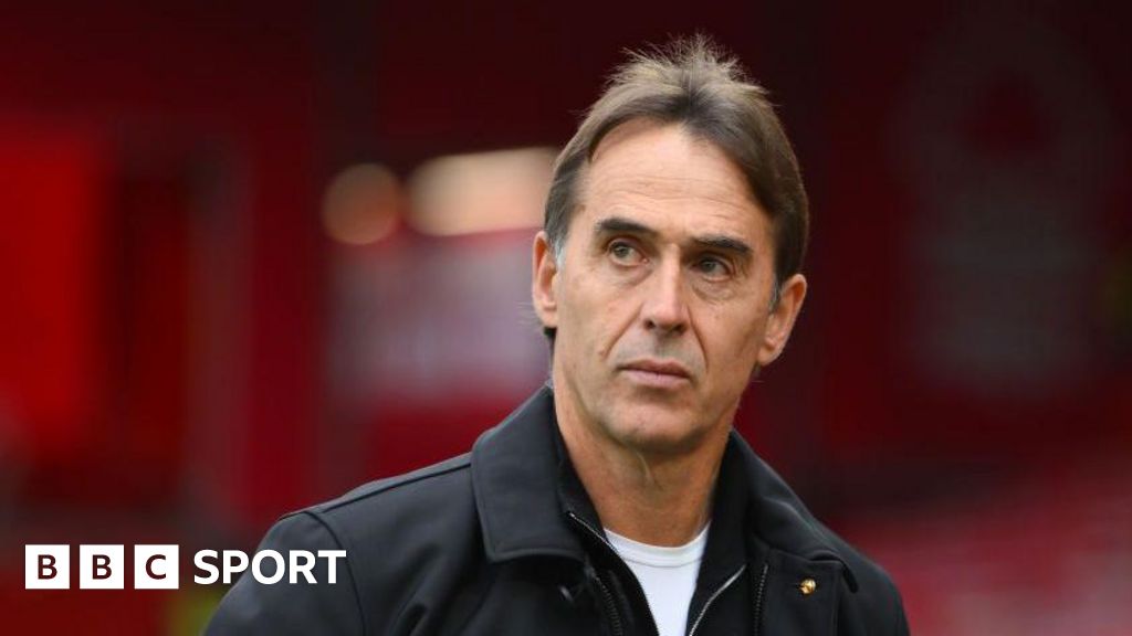 Julen Lopetegui looks on