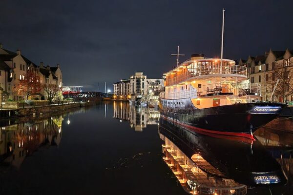 Take Your Best Night-Mode Photos on Your Phone With These Pro Tips Take Your Best Night-Mode Photos on Your Phone With These Pro Tips