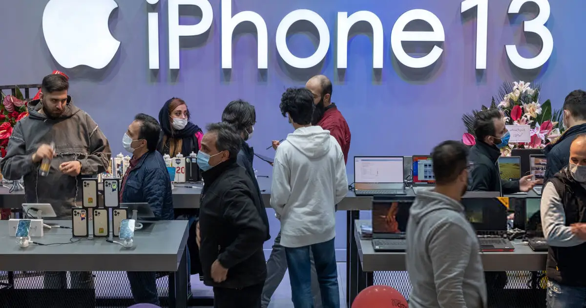 Why has lifting ban on iPhone shaken Iran's mobile market?