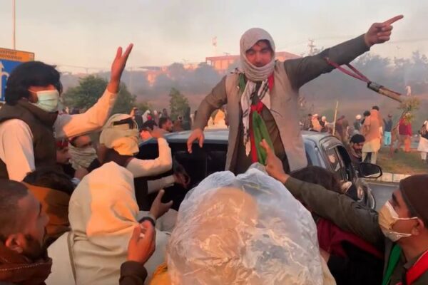 Islamabad: Watch Imran Khan supporters protesting for his release