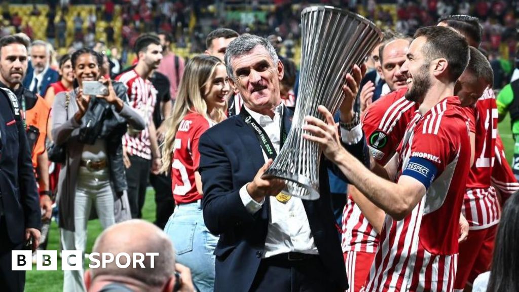 Jose Luis Mendilibar (left) with the Conference League trophy