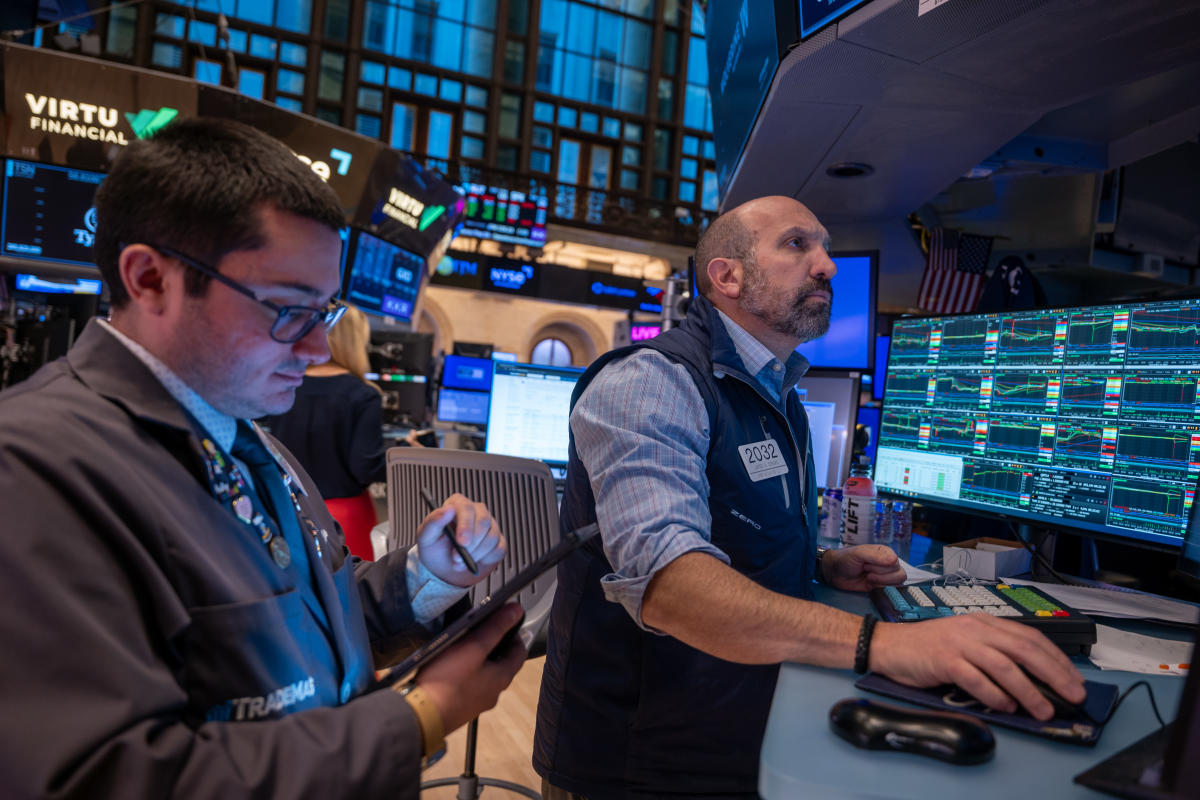 Dow closes at record, S&P 500, Nasdaq rise as Wall Street notches strong weekly gains
