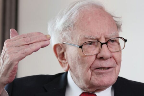 Berkshire’s cash soars to $325 billion as Buffett sells Apple, BofA; operating profit falls