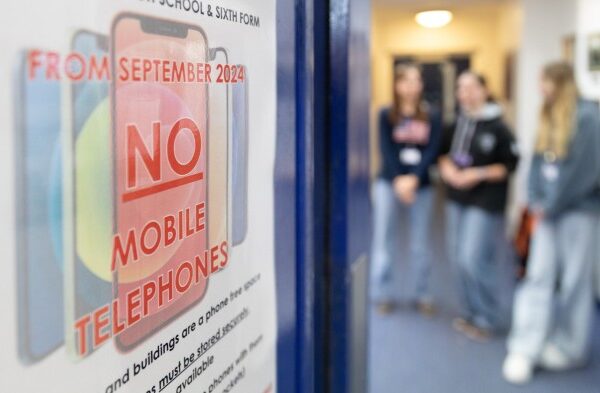 Should smartphones be banned in schools? Should smartphones be banned in schools?