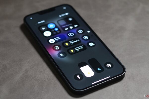 6 apps that permanently live within my iPhone's Control Center