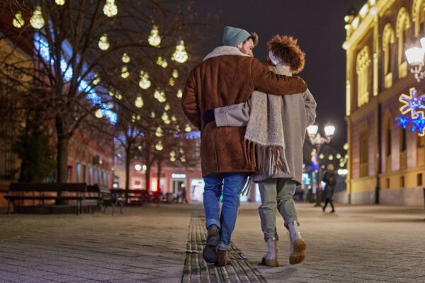 Is Taking A Walk After Dinner Really That Helpful? Health Experts Explain Is Taking A Walk After Dinner Really That Helpful? Health Experts Explain