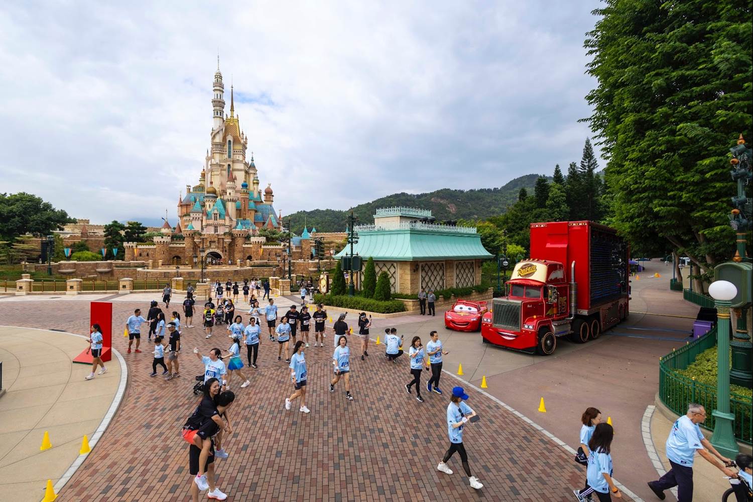 Record-Breaking Number of Runners Unite for Hong Kong Disneyland 10K Weekend 2024