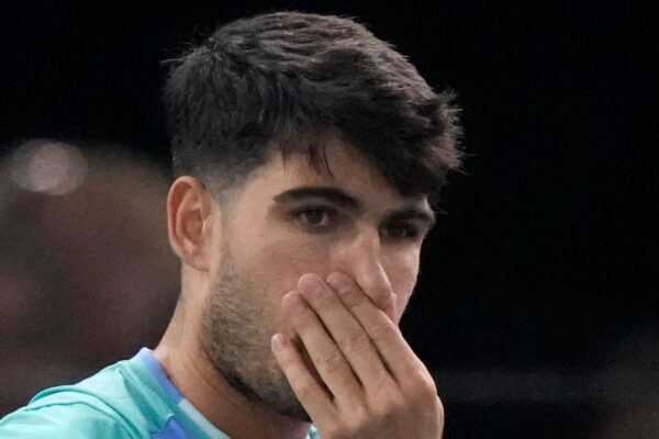 Spain's Carlos Alcaraz reacts as he plays France's Ugo Humbert during their third round match of the Paris Masters tennis tournament at the Accor Arena, Thursday, Oct. 31, 2024 in Paris. (AP Photo/Michel Euler)