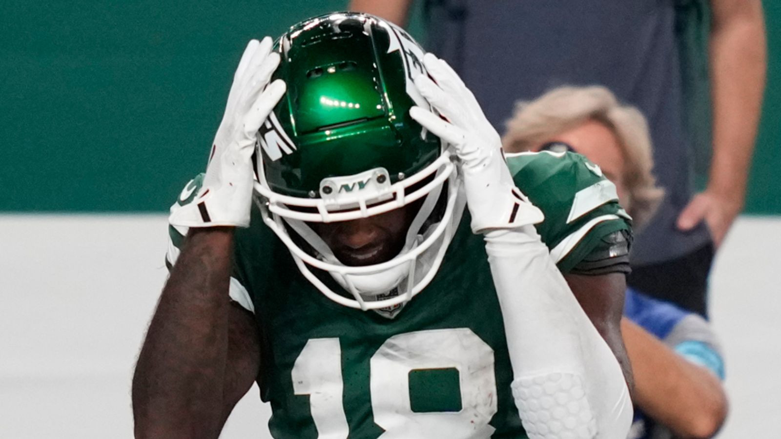 NFL trade deadline: Mike Williams, Za'Darius Smith and Azeez Ojulari among potential trade candidates | NFL News