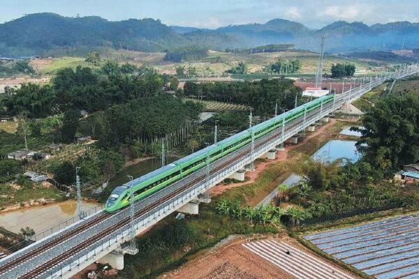 China-Laos Railway boosts regional tourism in October holiday, A surge in ridership: How you need to know?