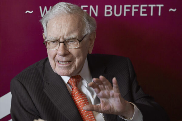 Warren Buffett Berkshire Hathaway Apple Stock