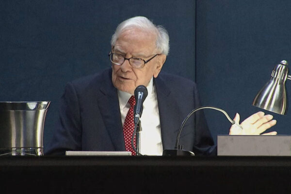 The charts indicate it's time to buy the dip in Warren Buffett's Berkshire, says Carter Worth