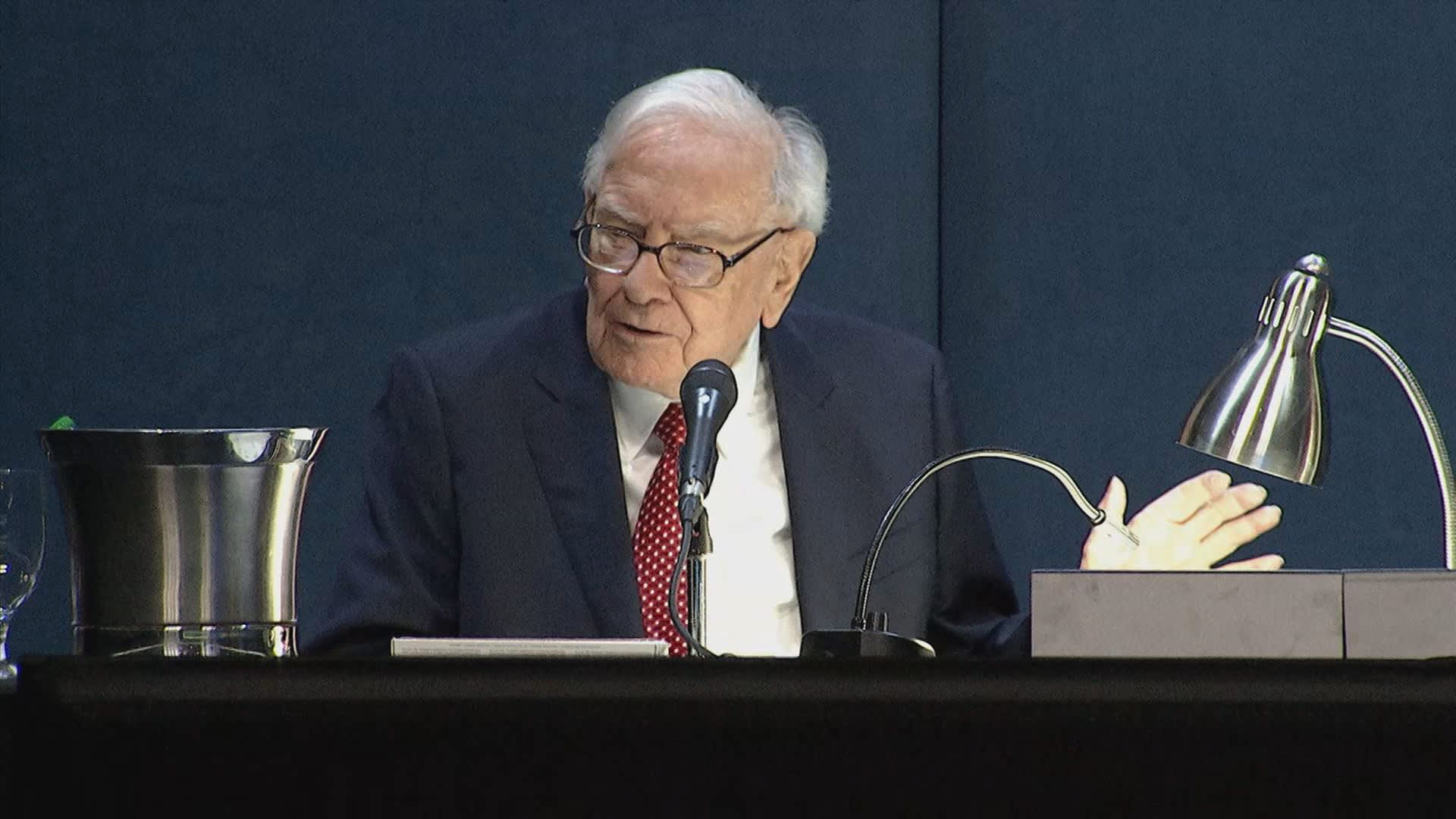 The charts indicate it's time to buy the dip in Warren Buffett's Berkshire, says Carter Worth