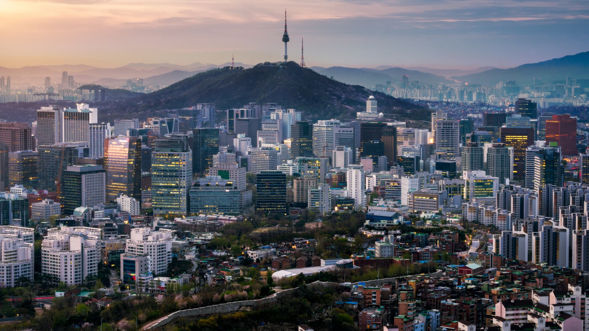 South Korea political turmoil, Jerome Powell comments