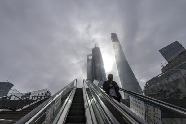 China’s Investment Bankers Struggle With Low Pay, Few Deals and Fear of Arrests