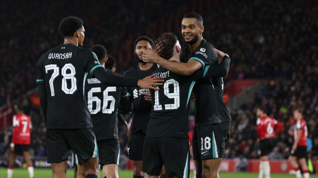 Liverpool reach Carabao Cup semis as Arne Slot serves ban