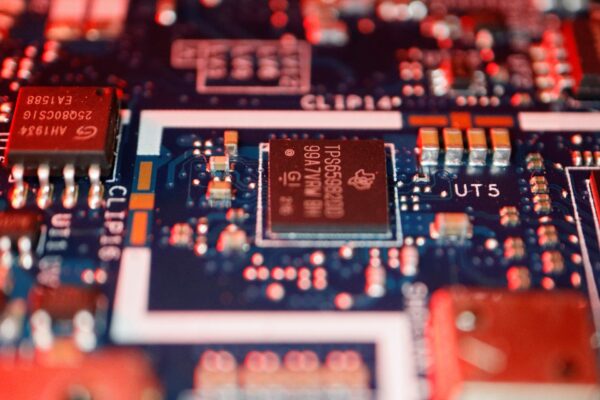 US unleashes another crackdown on China’s chip industry | Trade War News