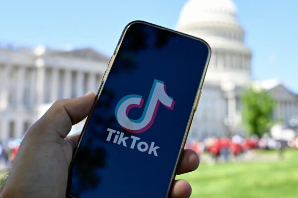 Congress Alerts Google & Apple to Delist TikTok From App Stores (And Soon)