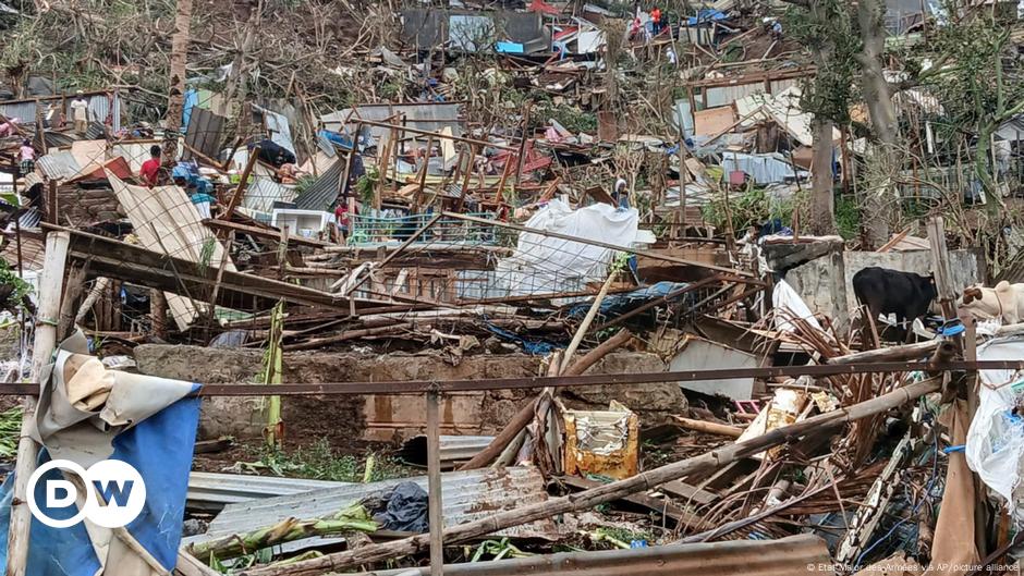 Mayotte prefect fears hundreds dead after Cyclone Chido – DW – 12/16/2024