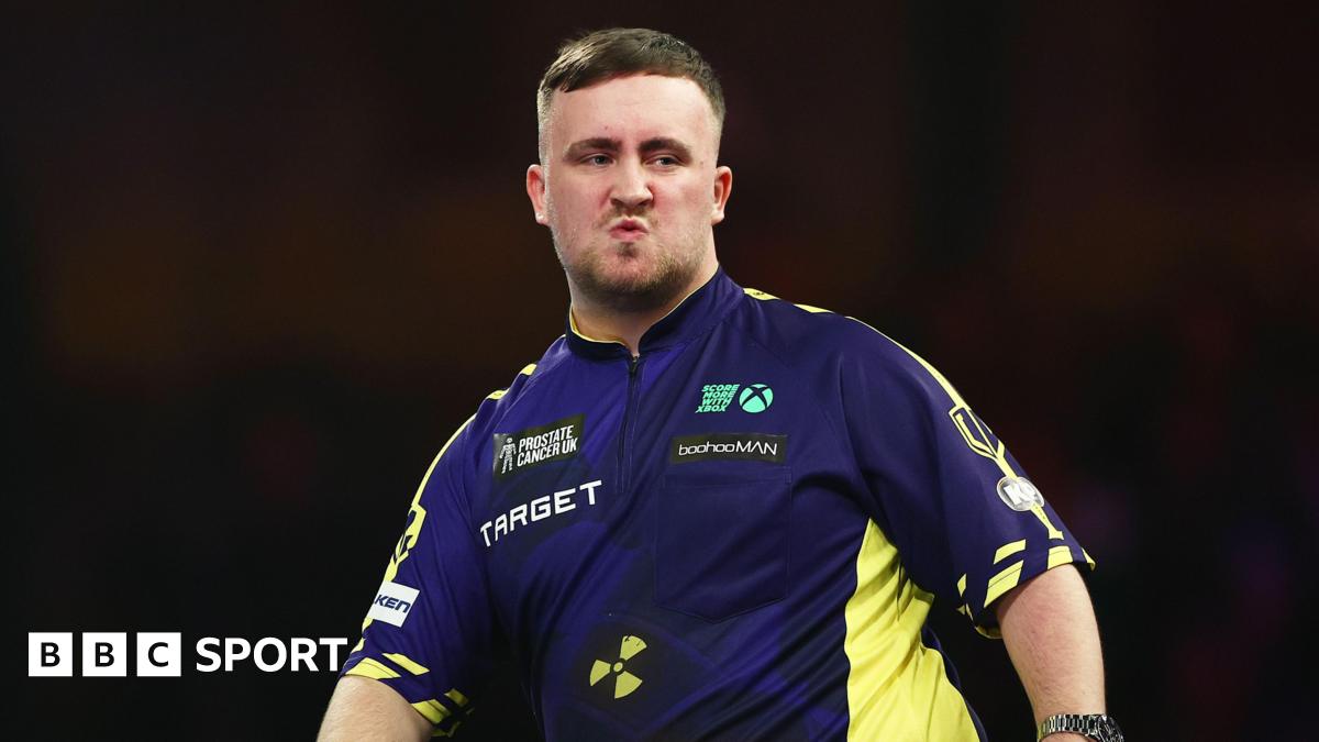 Luke Littler playing at the PDC World Darts Championship.