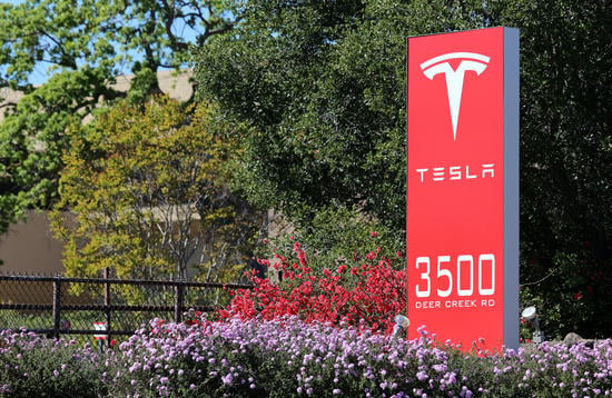 Bill Gates Won't Be Bankrupt for Shorting Tesla, Here's The Calc