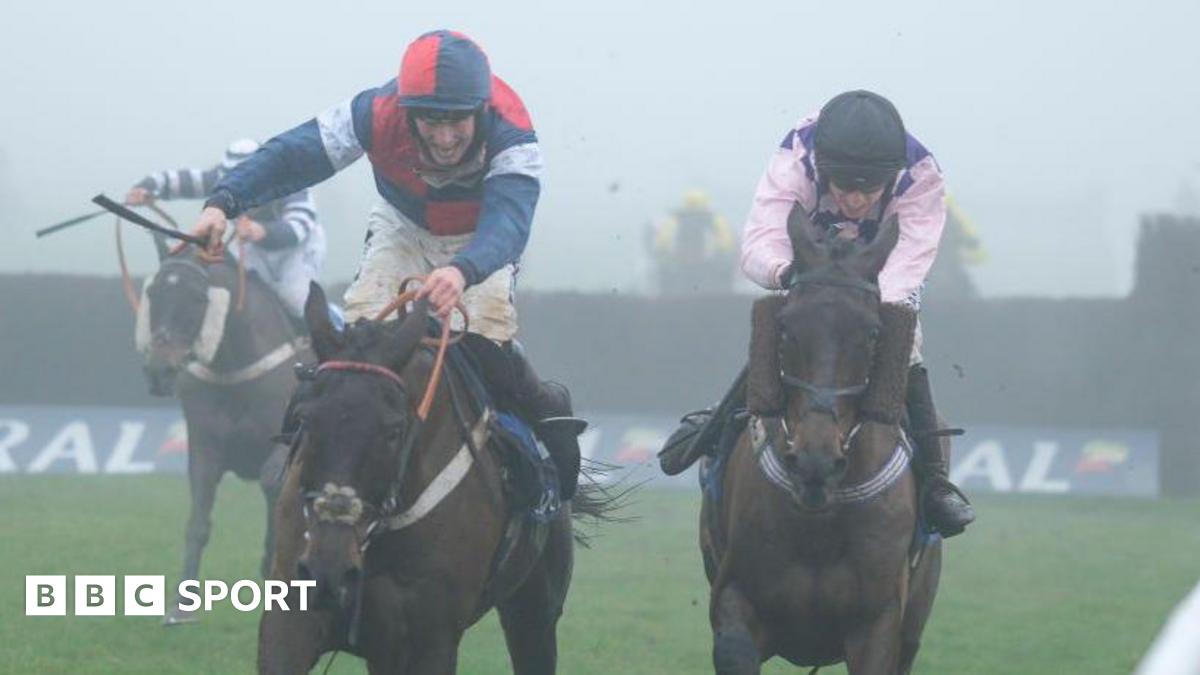 Val Dancer (right) beats Jubilee Express and Iwilldoit (left) to win the 2024 Welsh Grand National