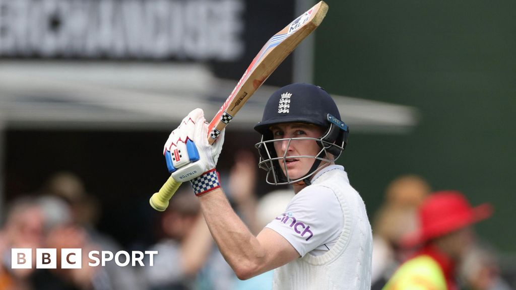 Harry Brook acknowledges the crowd after his 123 for England in the second Test against New Zealand in Wellington