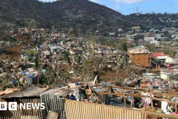 Several hundred feared dead after Cyclone Chido