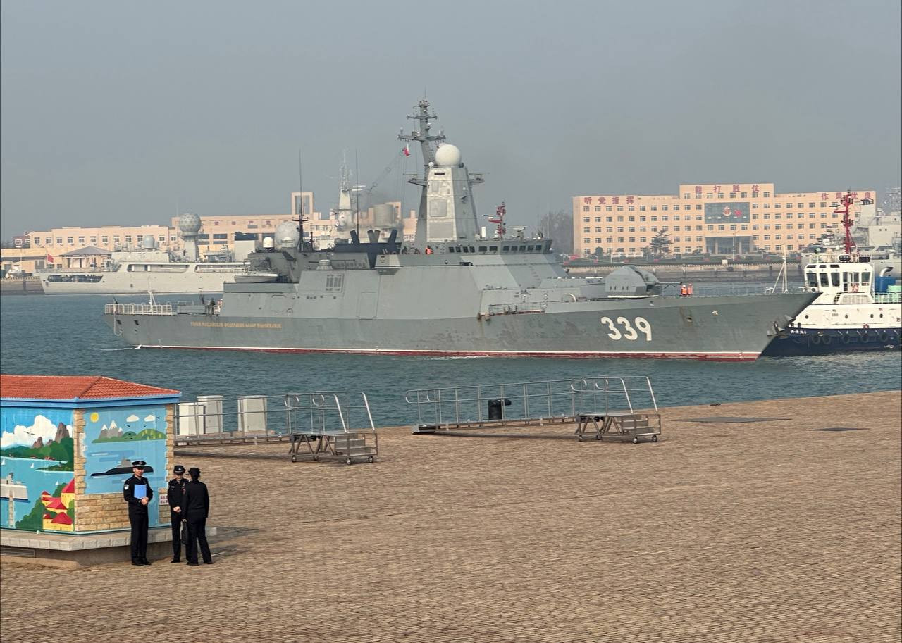 Russian Warship Visits China