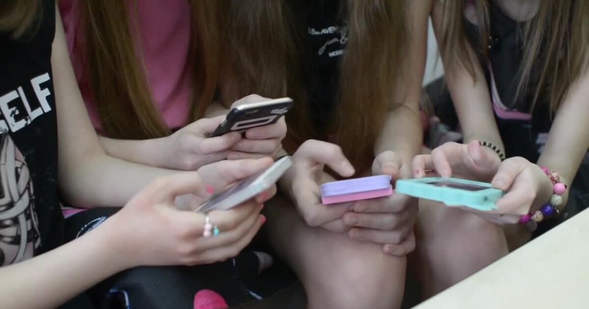 Norfolk parents concerned of cell phone policy when it comes to emergencies