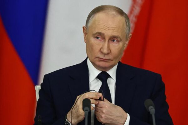 Putin lauds the strength of Russia’s economy. Others see a mirage