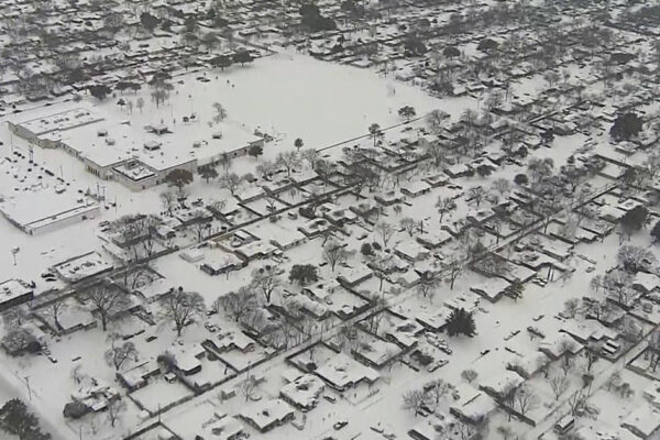 Dangerous winter storm with snow and freezing temperatures sweeps across southern U.S.
