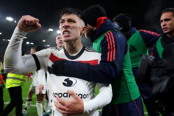 Man United earn Liverpool draw, Pellegrini stars for Roma, more