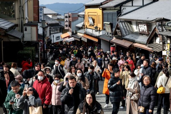 Japan's Stock Market Poised to Benefit From a Record Number of Tourists