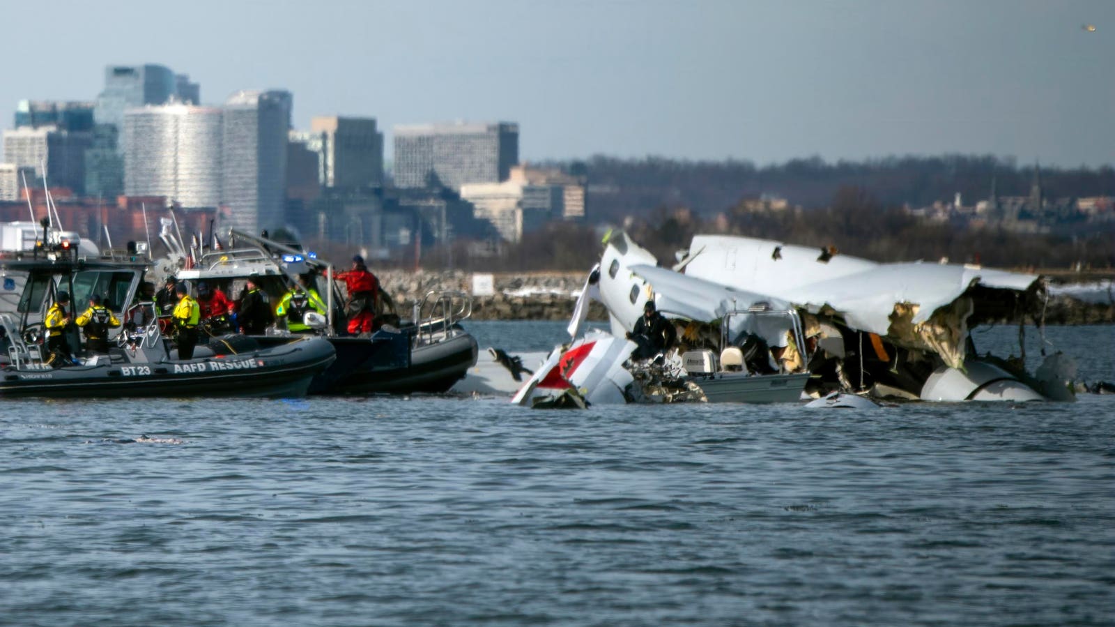 D.C. Plane Crash Live Updates: NTSB Recovers Black Boxes