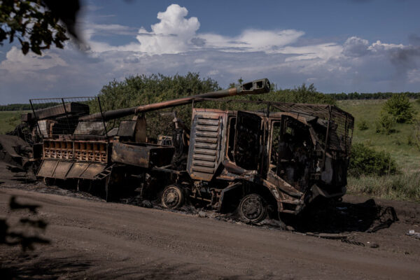 Ukraine Detains Commanders Amid Setbacks on the Front